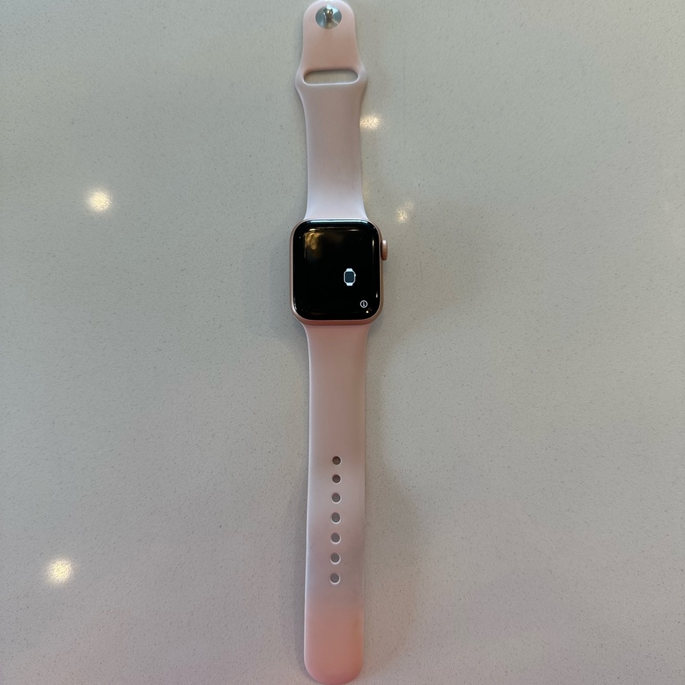 Apple Watch Series 5 (40mm) Rose Gold